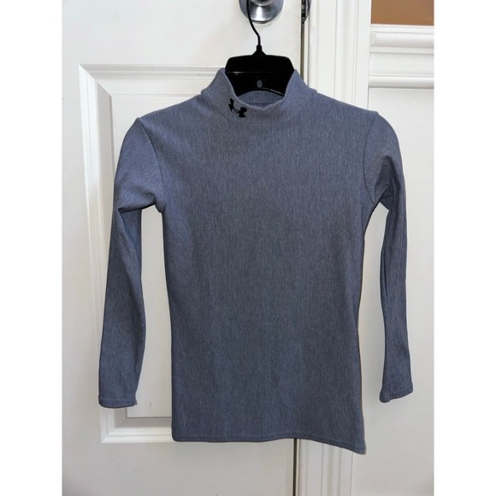 Boys under armour long fitted sleeve shirts Size youth large 14-16 excellent